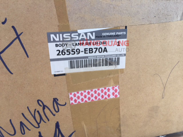 Đèn hậu Nissan Navara 2011