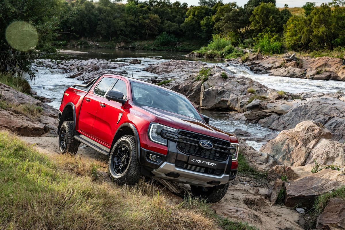 Nắp Ca Bô Ford Ranger Raptor